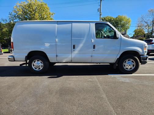 2013 Ford E350 Super Duty Cargo