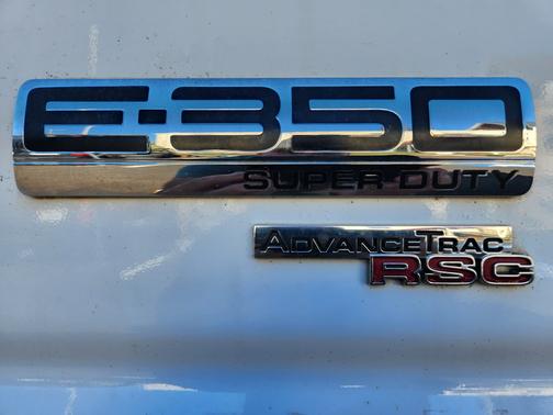 2013 Ford E350 Super Duty Cargo