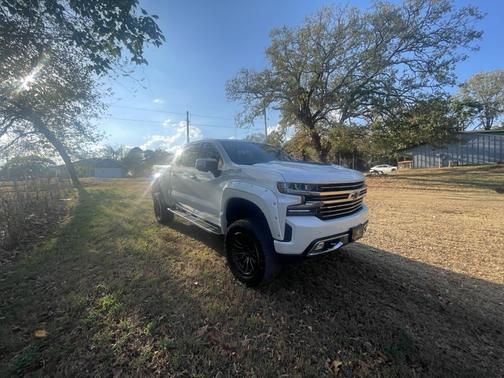 White 2019 Chevrolet Silverado 1500 High Country