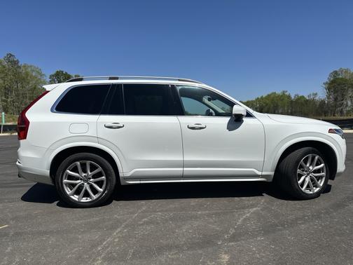 2019 Volvo XC90 T5 Momentum