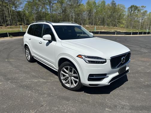2019 Volvo XC90 T5 Momentum