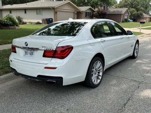 2015 BMW 750 i