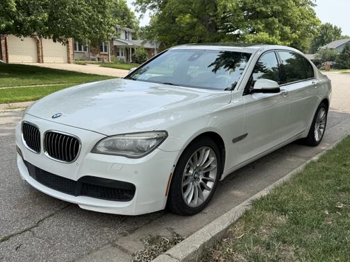 2015 BMW 750 i