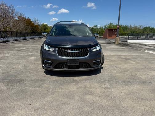 Gray 2021 Chrysler Pacifica Hybrid Limited