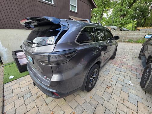 Gray 2019 Toyota Highlander LE