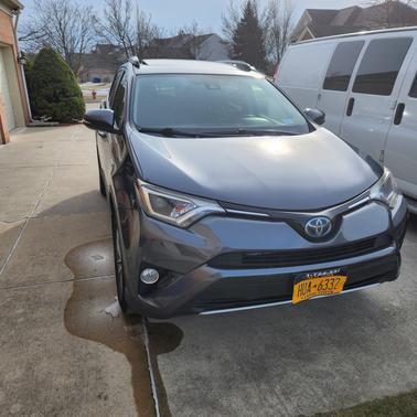 2018 Toyota RAV4 Hybrid XLE