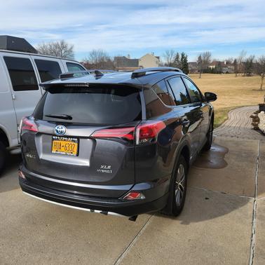 2018 Toyota RAV4 Hybrid XLE