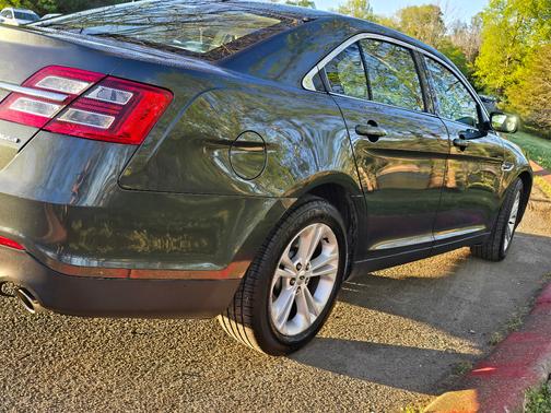 2016 Ford Taurus SE