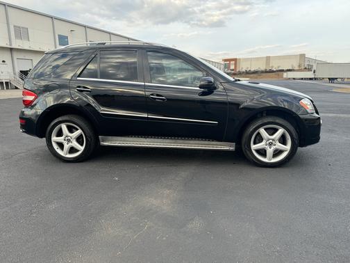 2011 Mercedes-Benz M-Class ML 550 4MATIC