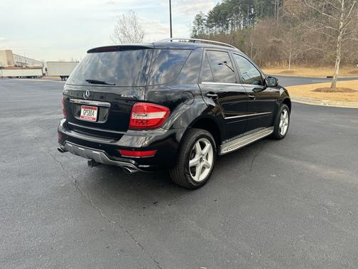 2011 Mercedes-Benz M-Class ML 550 4MATIC