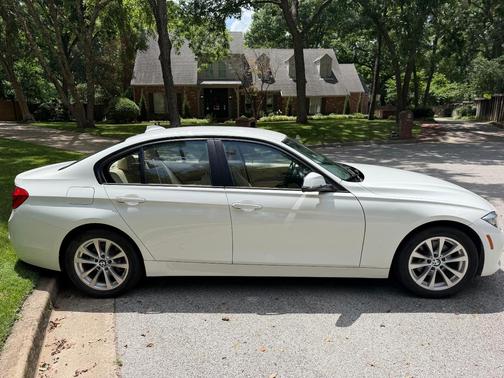 White 2016 BMW 320 i