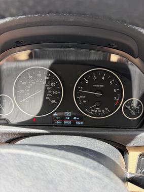 White 2016 BMW 320 i