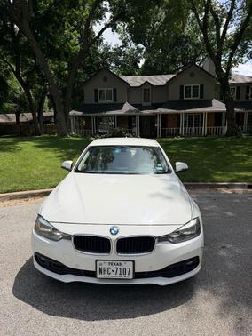 White 2016 BMW 320 i