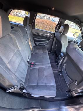 Gray 2017 Jeep Grand Cherokee Laredo
