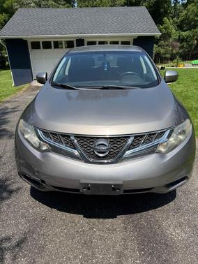 Gray 2011 Nissan Murano S