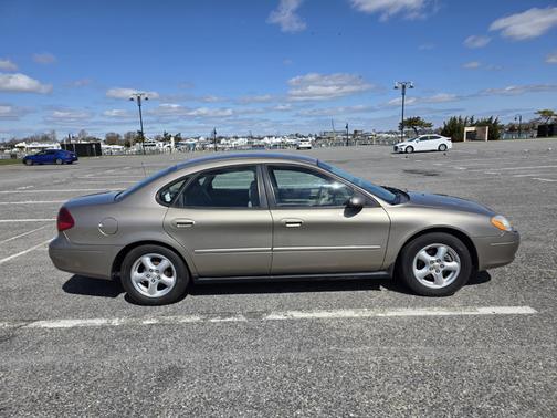 2003 Ford Taurus SES