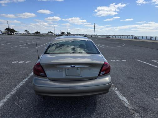 2003 Ford Taurus SES