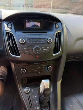 Gold 2015 Ford Focus SE