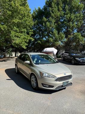 Gold 2015 Ford Focus SE