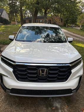 White 2023 Honda Pilot EX-L 7-Passenger