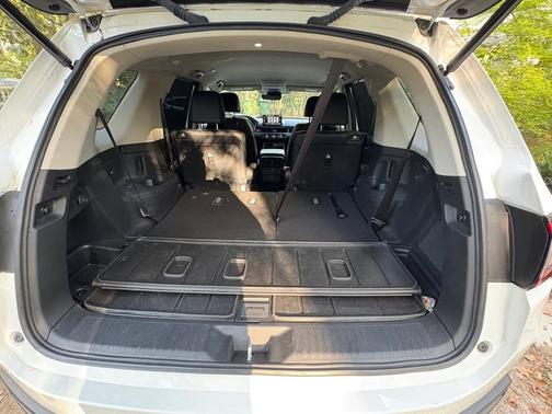 White 2023 Honda Pilot EX-L 7-Passenger