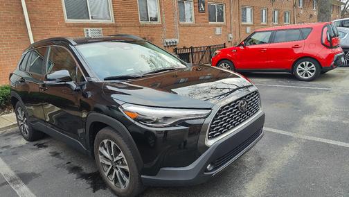 2023 Toyota Corolla Cross XLE
