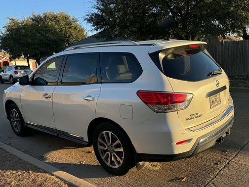 2016 Nissan Pathfinder SL