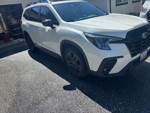White 2025 Subaru Ascent Onyx Edition 7-Passenger