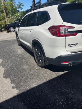 White 2025 Subaru Ascent Onyx Edition 7-Passenger