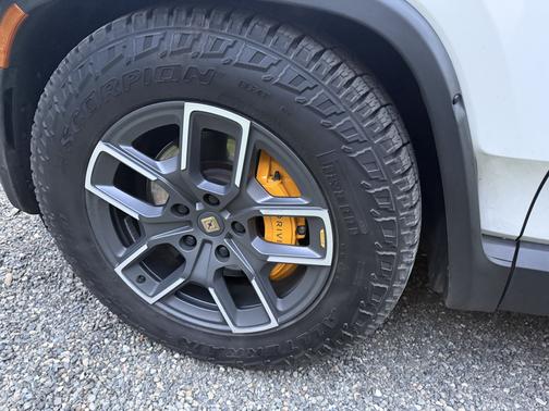 2023 Rivian R1T Adventure Quad-Motor Large Package