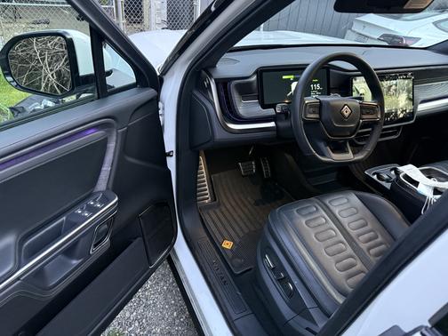 2023 Rivian R1T Adventure Quad-Motor Large Package