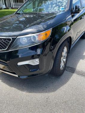 Black 2013 Kia Sorento SX