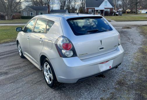 2009 Pontiac Vibe Base