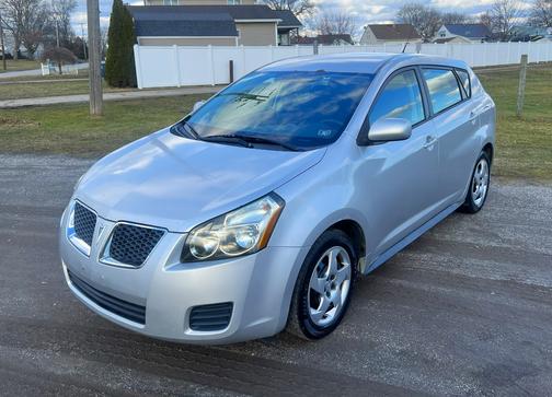 2009 Pontiac Vibe Base