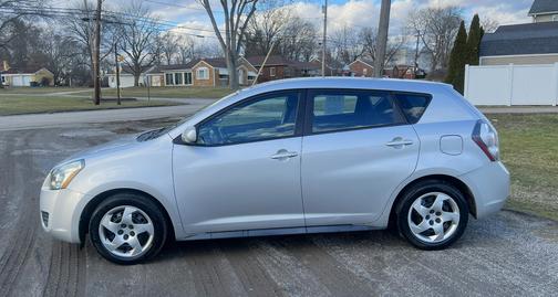 2009 Pontiac Vibe Base