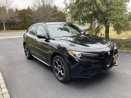 Black 2022 Alfa Romeo Stelvio Veloce