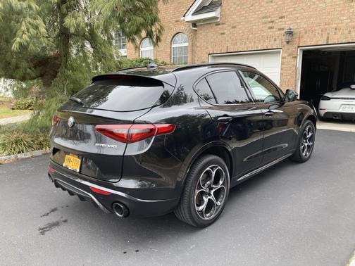Black 2022 Alfa Romeo Stelvio Veloce
