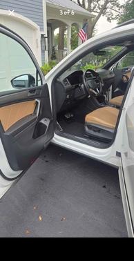 White 2022 Volkswagen Tiguan 2.0T SE R-Line Black