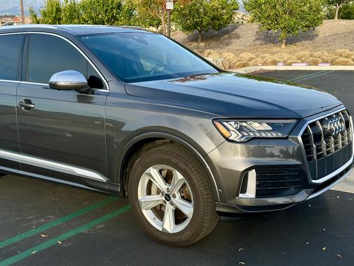 2023 Audi Q7 45 Premium Plus