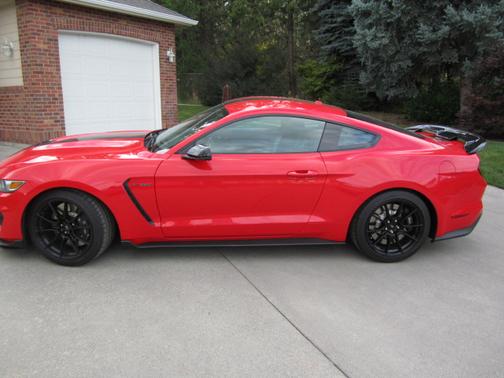 2019 Ford Shelby GT350 Base