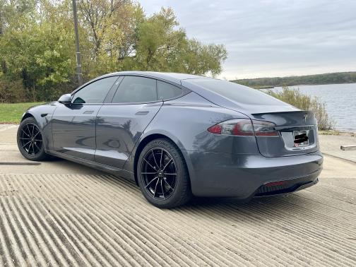 2021 Tesla Model S Plaid