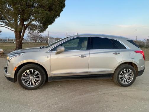 Beige 2017 Cadillac XT5 Luxury