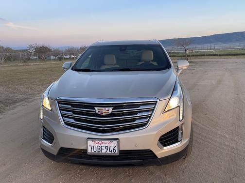 Beige 2017 Cadillac XT5 Luxury