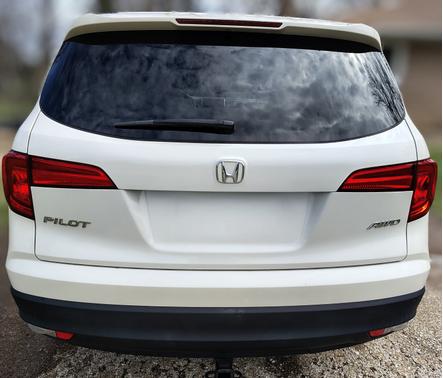 White 2017 Honda Pilot EX-L