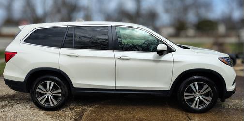 White 2017 Honda Pilot EX-L