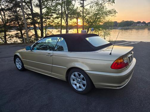 Gold 2001 BMW 325 Ci