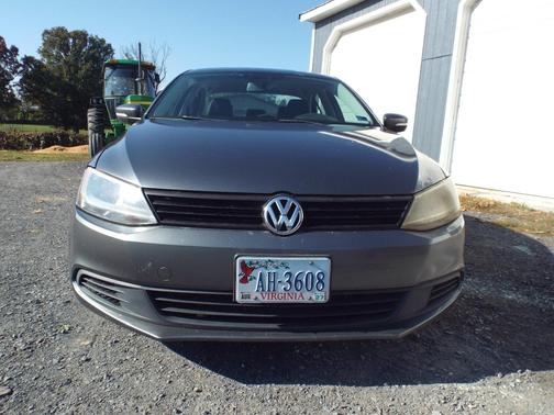 Gray 2012 Volkswagen Jetta TDI