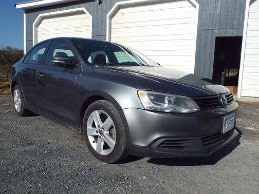 Gray 2012 Volkswagen Jetta TDI