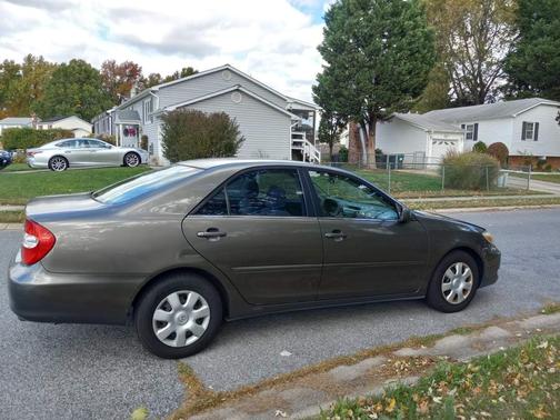 2004 Toyota Camry LE