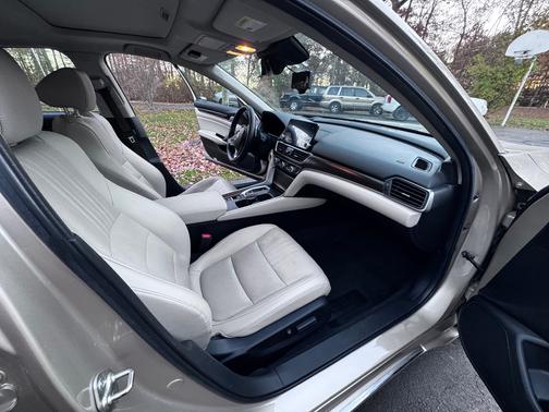 2019 Honda Accord Hybrid Touring